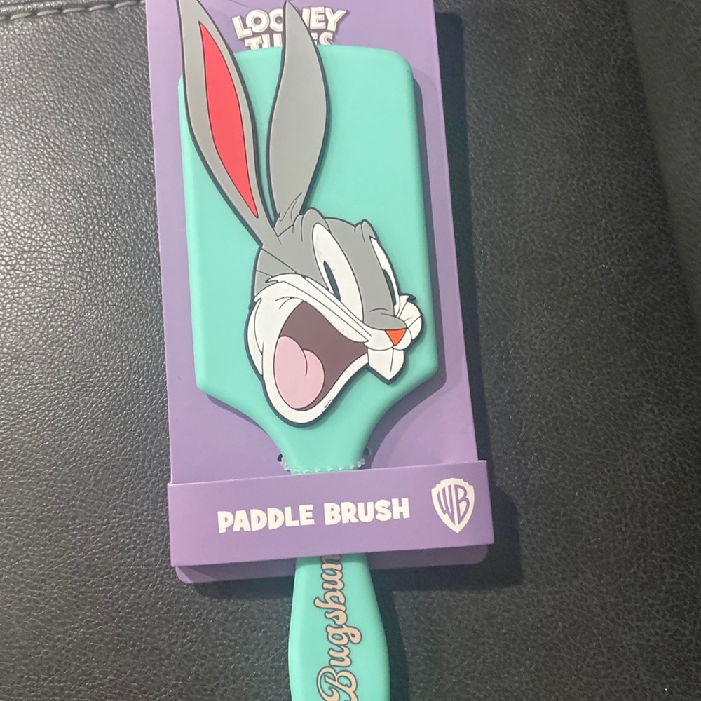Looney Tunes bugs Bunny paddle brush brand new
